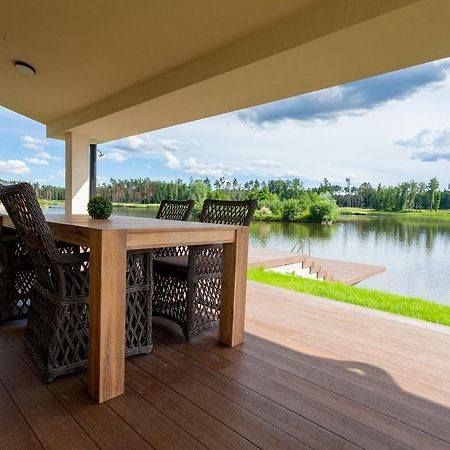 GolfBay Villa Senica Esterno foto