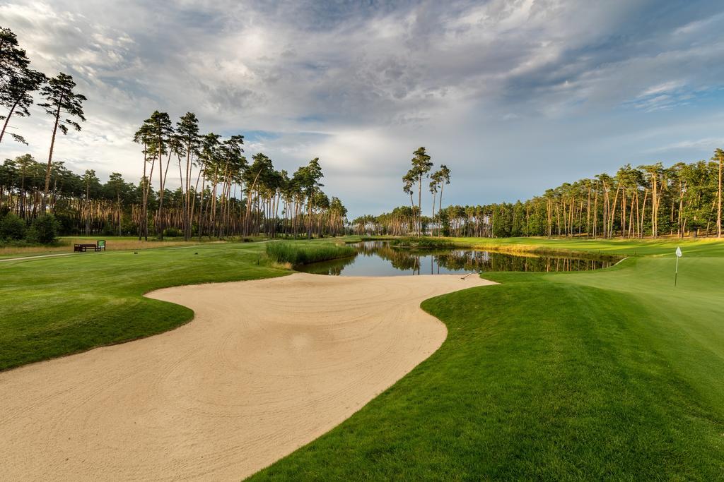 GolfBay Villa Senica Esterno foto